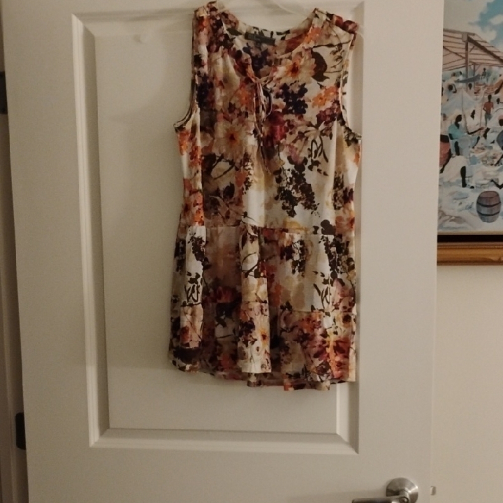 Floral Sleeveless Blouse